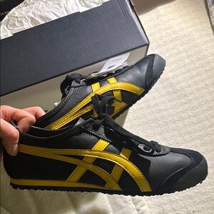 NWT Onitsuka Tiger Mexico 66 black yellow men’s 6 / women’s 7.5